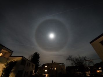 Moon Halo - A big halo around the moon