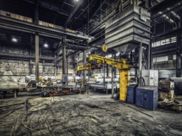 Yellow Arm - A small crane in the old Ferrum foundry