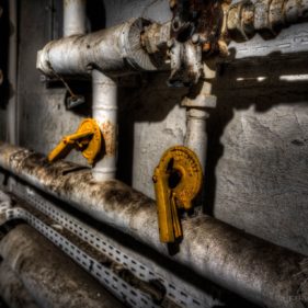 Regulation - Valves in the cellar of the Clinique du Diable