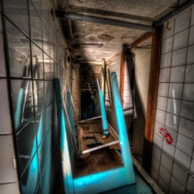 Bloody Hand - Clinique du Diable, France