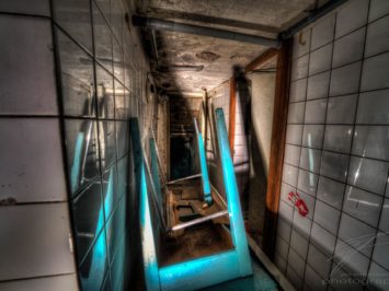 Bloody Hand - Clinique du Diable, France