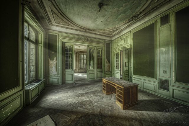 Lonely Desk