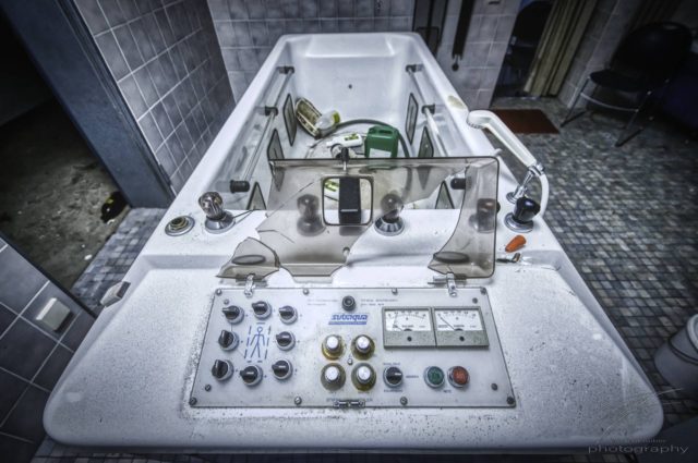 A recharging Bath
