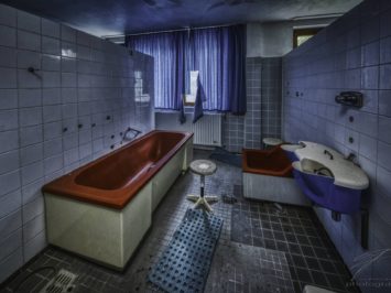 Sylvia's red Bath Tub